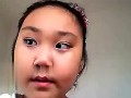 潮流-20160219-辣妈从6岁开始教女儿化妆 12岁女孩患上矮小症